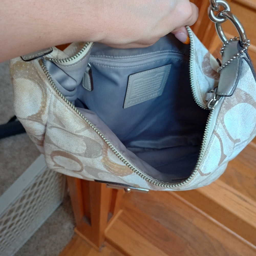 Coach Purse - Picture 4 of 7